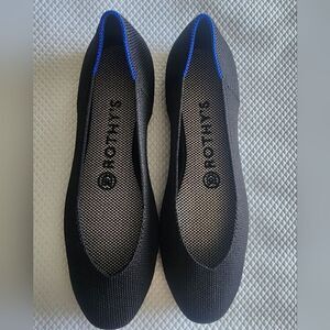 Rothy's Women's Black and Blue Flats